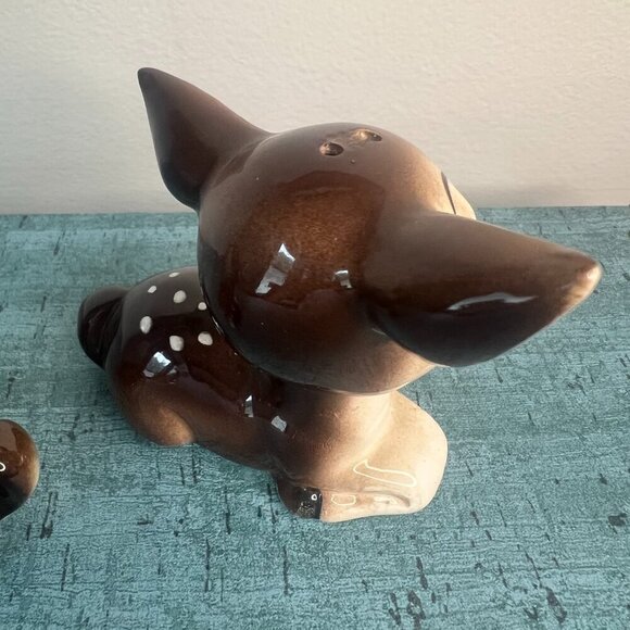 Kitschy Anthropomorphic Big Eyed Doe Fawn Deer Salt Pepper Shakers Japan Vintage - Picture 5 of 7